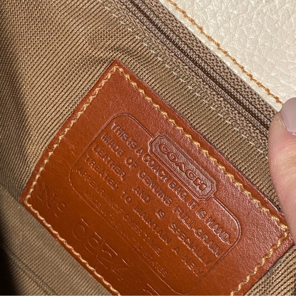 Authentic Vintage 1980s White Leather Crossbody Bag - Picture 2 of 14